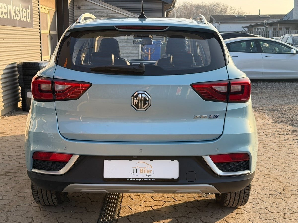 Blå MG ZS fra 2020