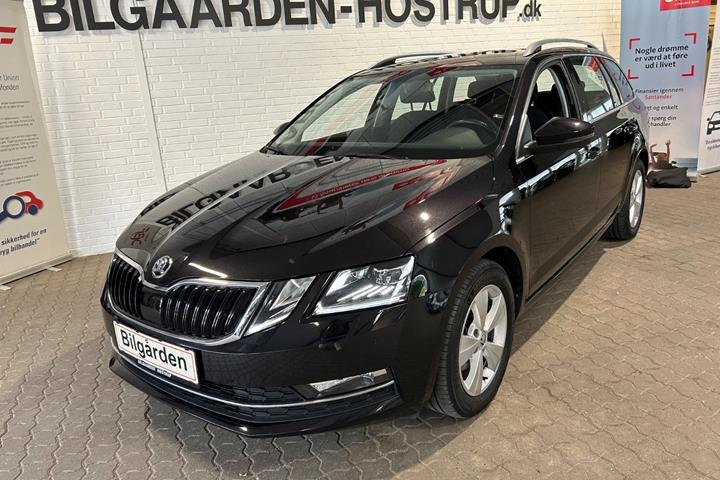 Sort Skoda Octavia fra 2020
