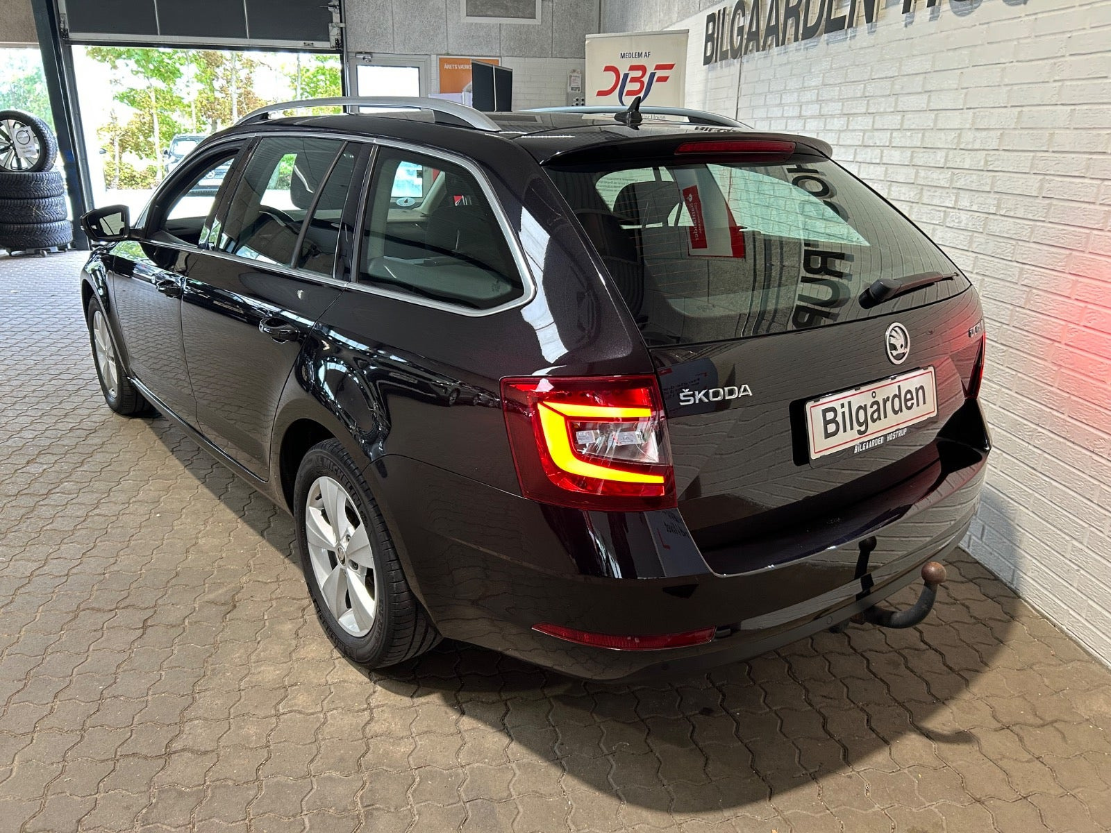 Sort Skoda Octavia fra 2020