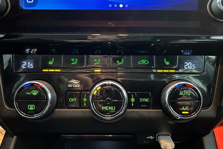 Sort Skoda Octavia fra 2020