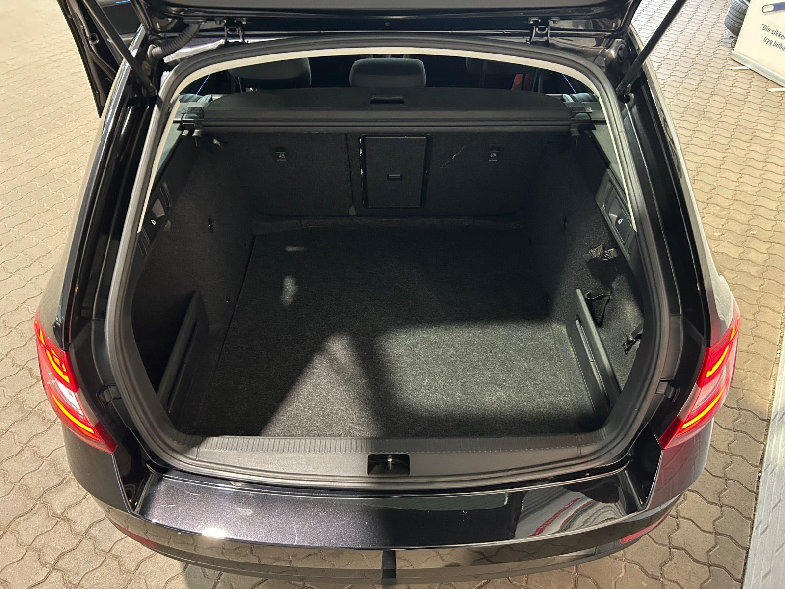 Sort Skoda Octavia fra 2020