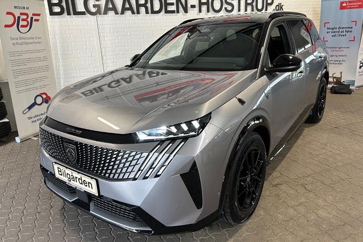 Sølv Peugeot e-5008 fra 2025 set udefra