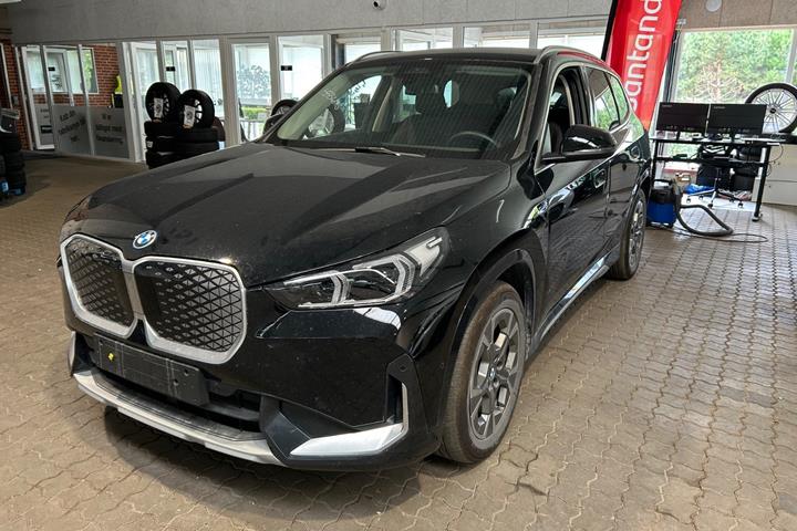 Sort BMW iX1 fra 2025