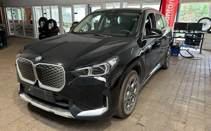 BMW iX1 eDrive20 X-Line