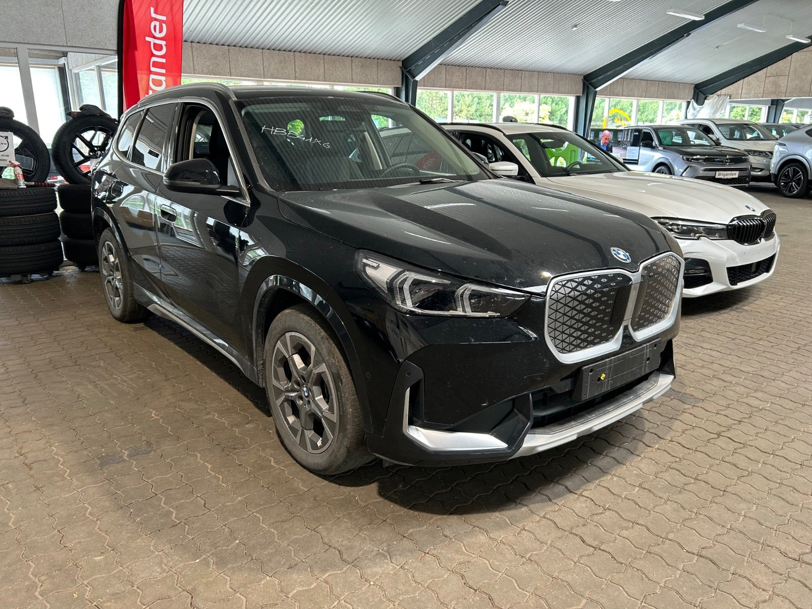 Sort BMW iX1 fra 2025
