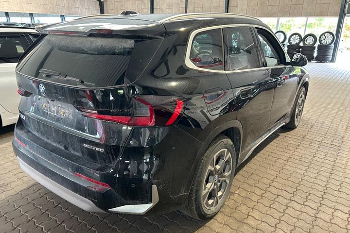 Sort BMW iX1 fra 2025