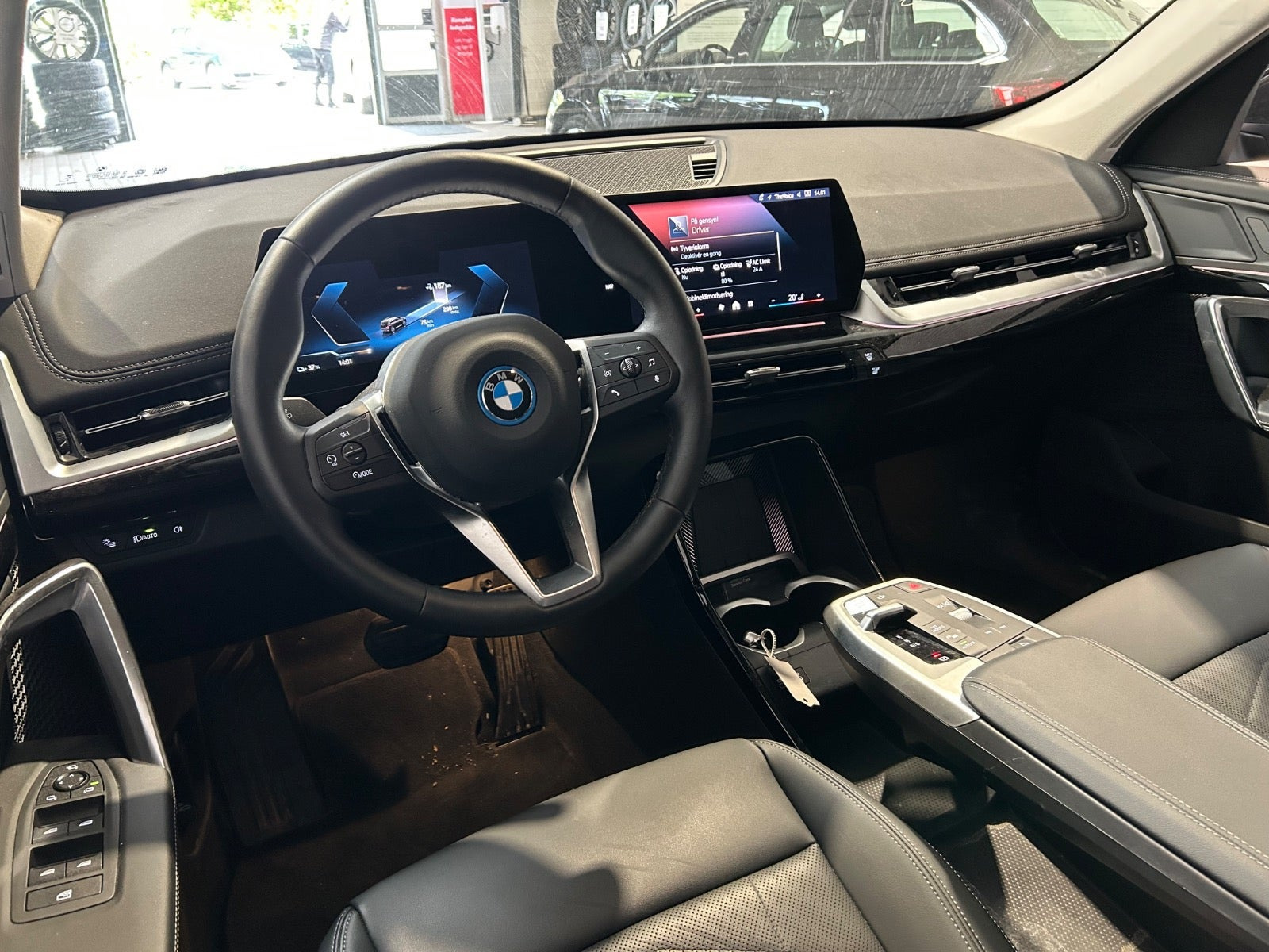 Sort BMW iX1 fra 2025
