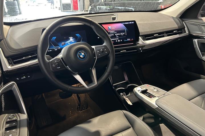 Sort BMW iX1 fra 2025