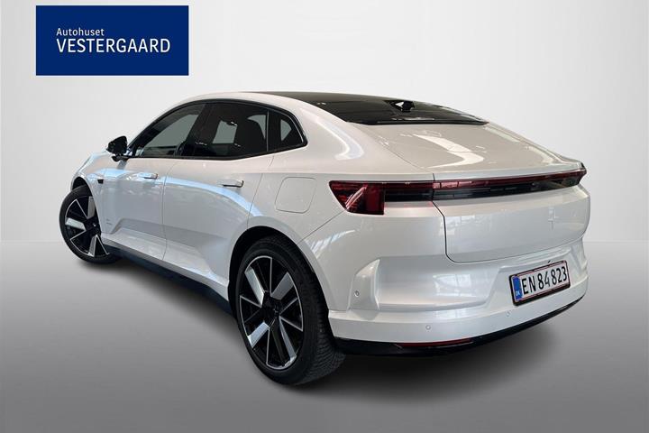 Hvid Polestar 4 fra 2026
