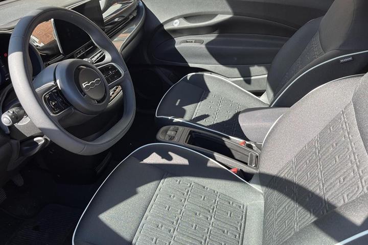 Sort Fiat 500e fra 2023