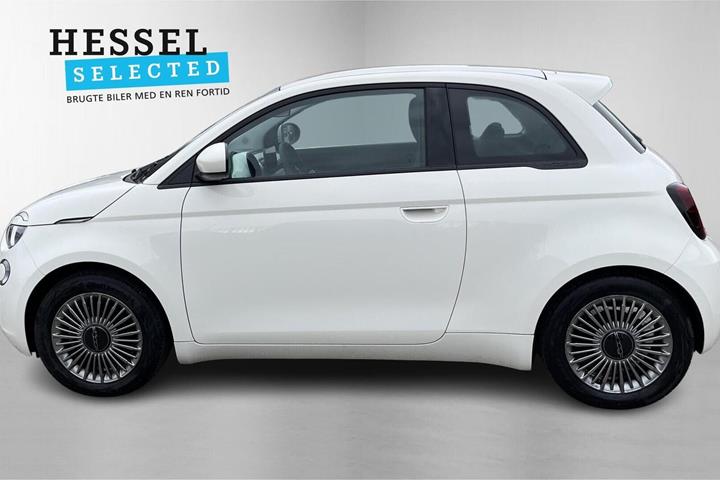 Hvid Fiat 500e fra 2023