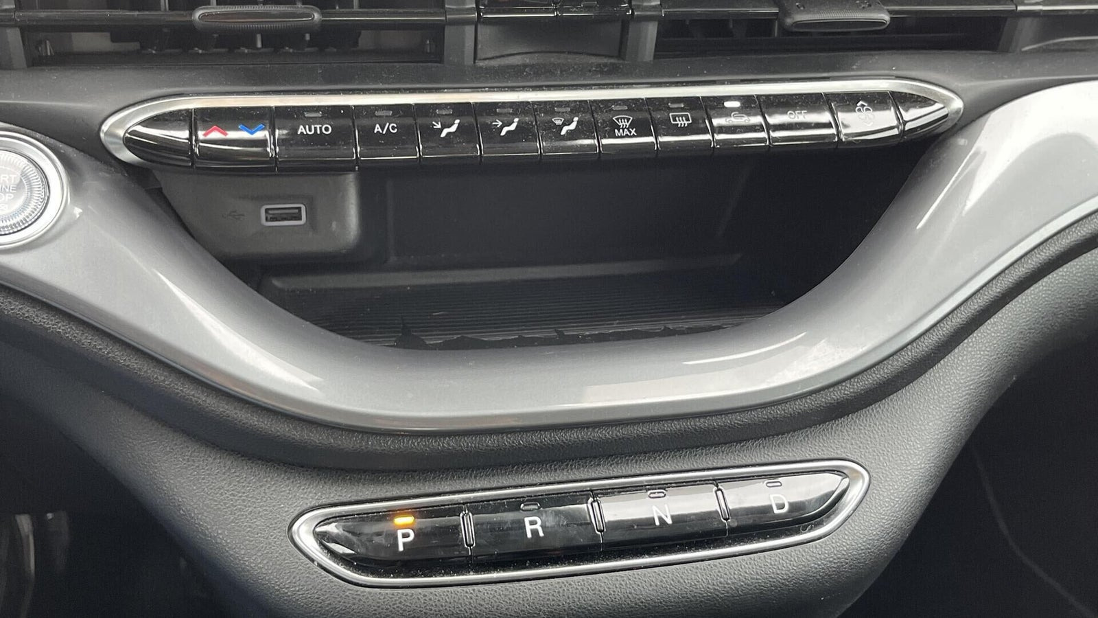 Hvid Fiat 500e fra 2023