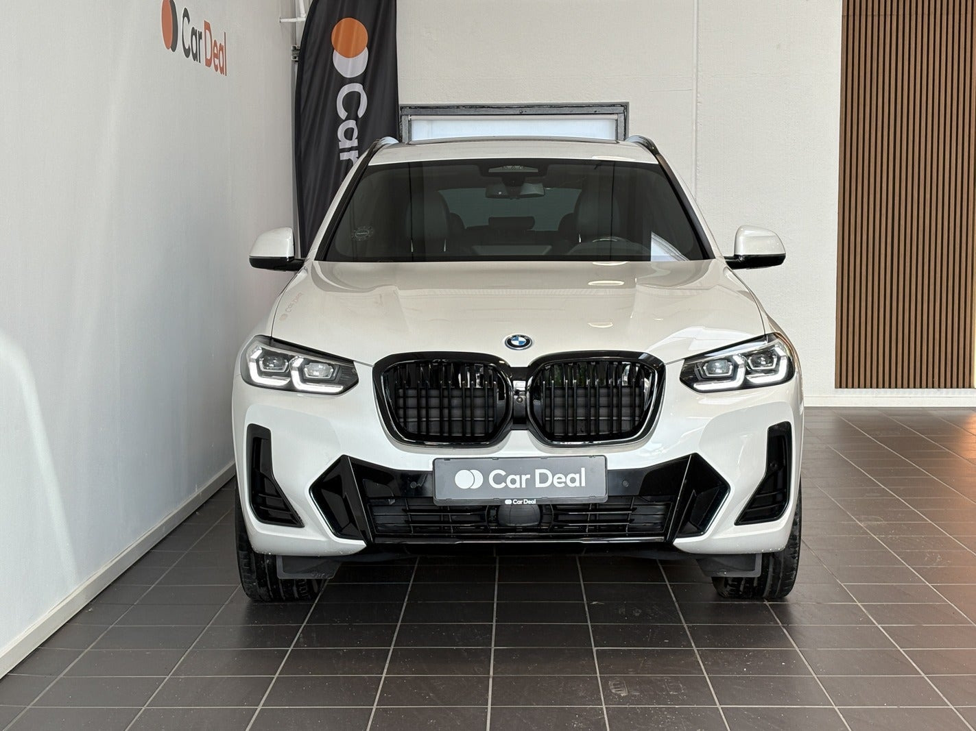 Hvid BMW iX3 fra 2022