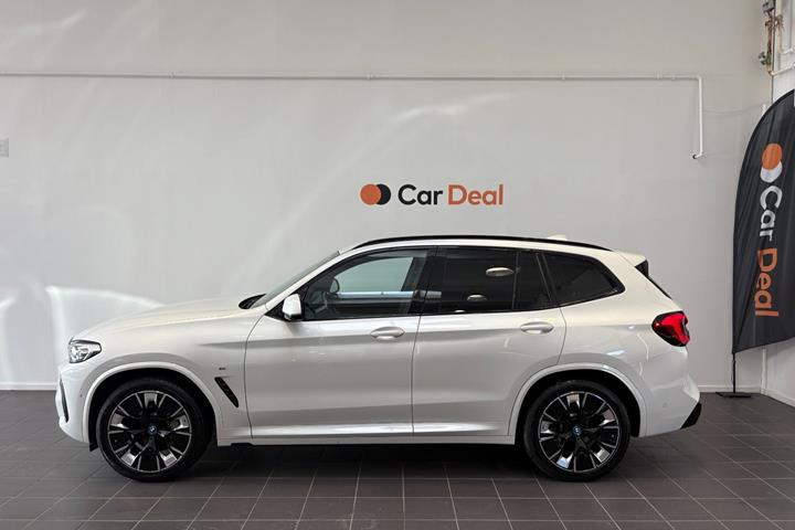 Hvid BMW iX3 fra 2022