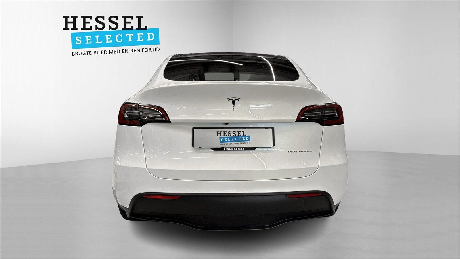 Hvid Tesla Model Y fra 2023