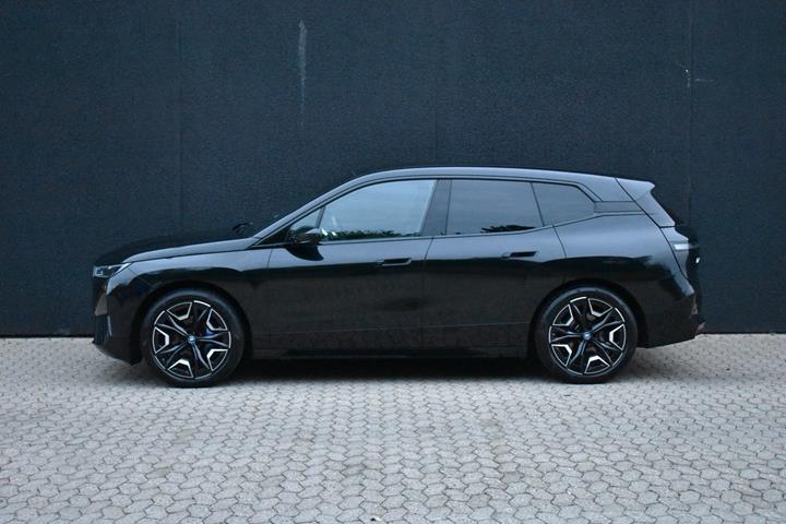Sort BMW iX fra 2023