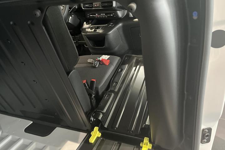 Hvid Peugeot Peugeot Partner fra 2026