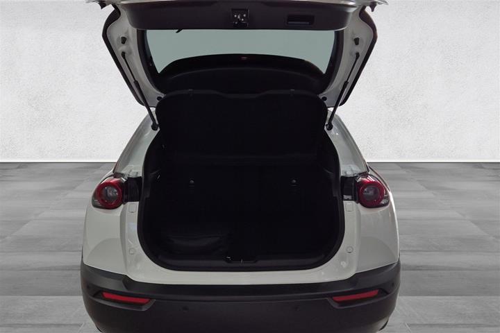 Hvid Mazda MX-30 fra 2023
