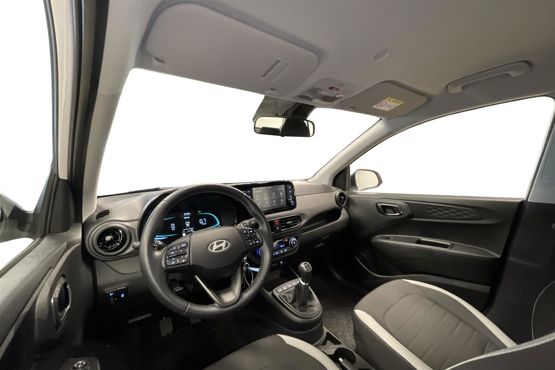 Hvid Hyundai i10 fra 2024