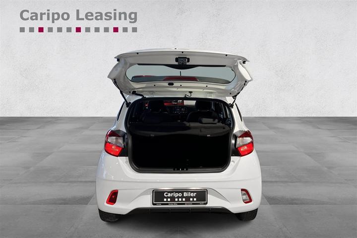 Hvid Hyundai i10 fra 2023