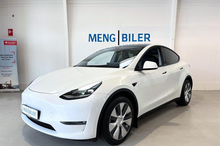 Hvid Tesla Model Y fra 2023