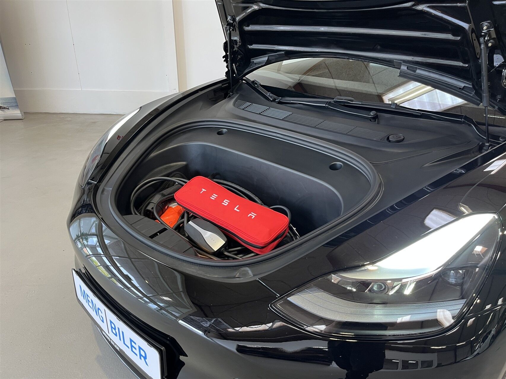 Sort Tesla Model 3 fra 2023