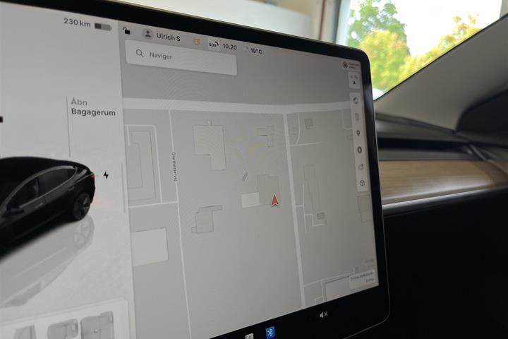 Sort Tesla Model 3 fra 2023