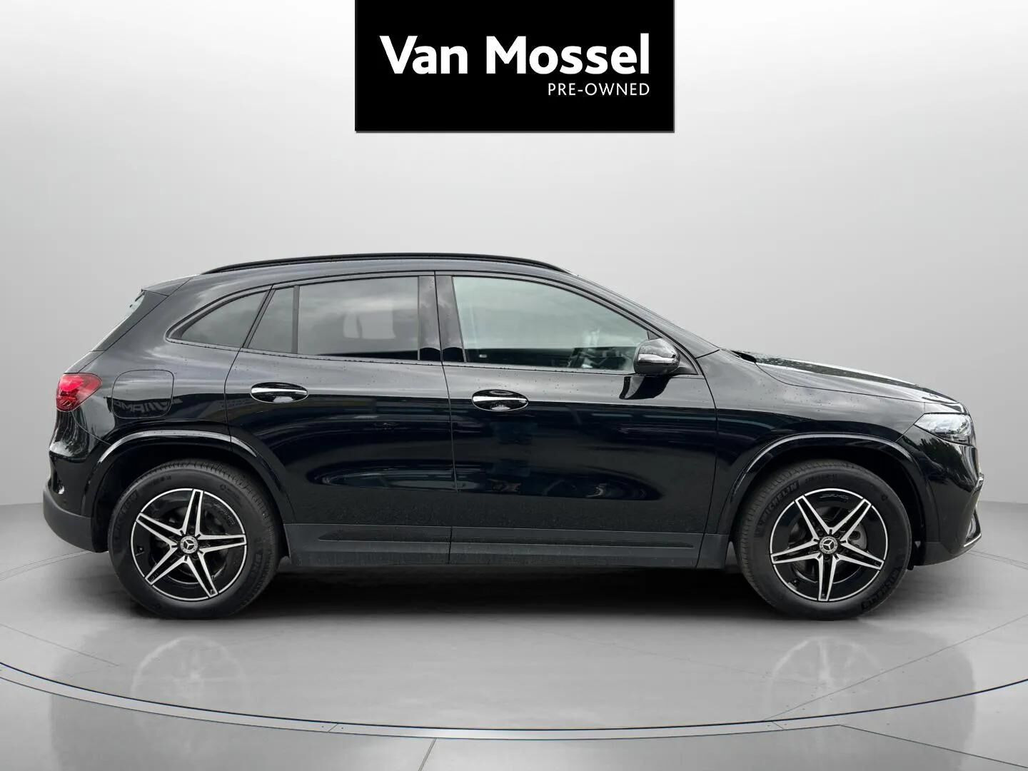 Sort Mercedes EQA250+ fra 2025