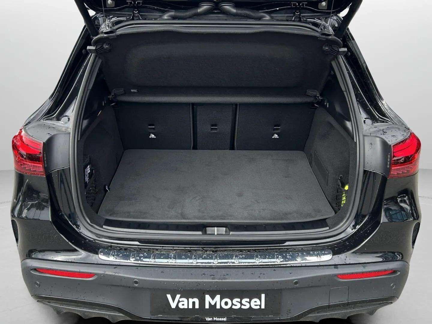 Sort Mercedes EQA250+ fra 2025