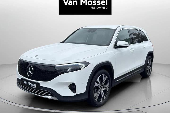 Hvid Mercedes EQB250+ fra 2025