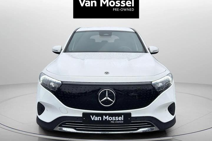 Hvid Mercedes EQB250+ fra 2025