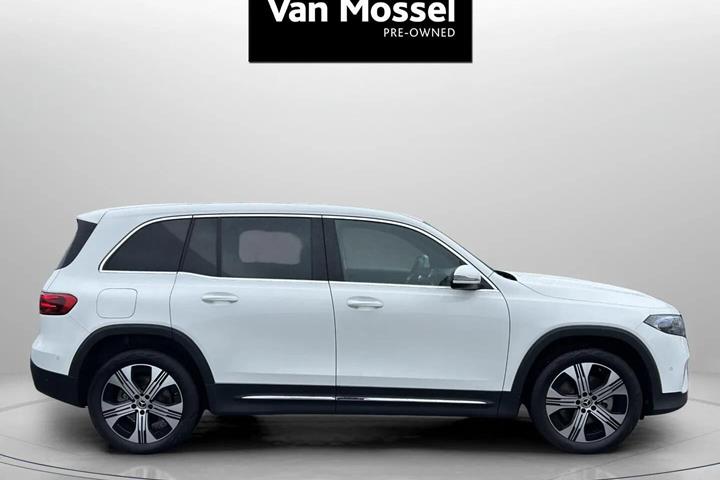 Hvid Mercedes EQB250+ fra 2025