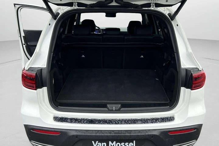 Hvid Mercedes EQB250+ fra 2025