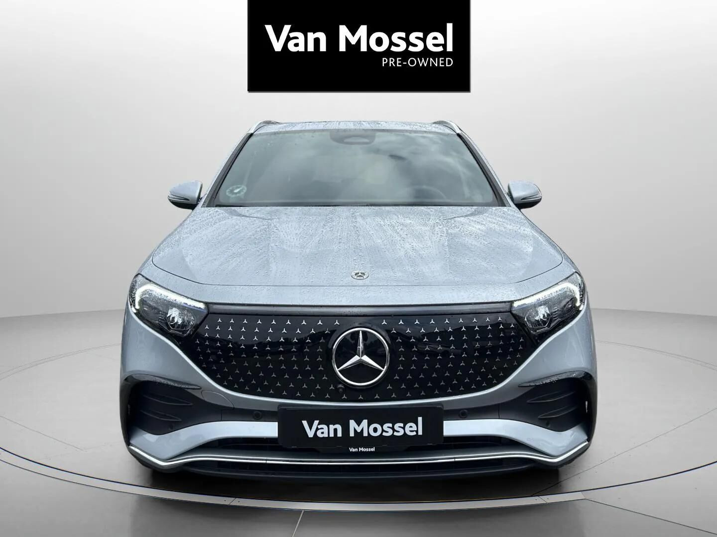 Sølv Mercedes EQA250+ fra 2026