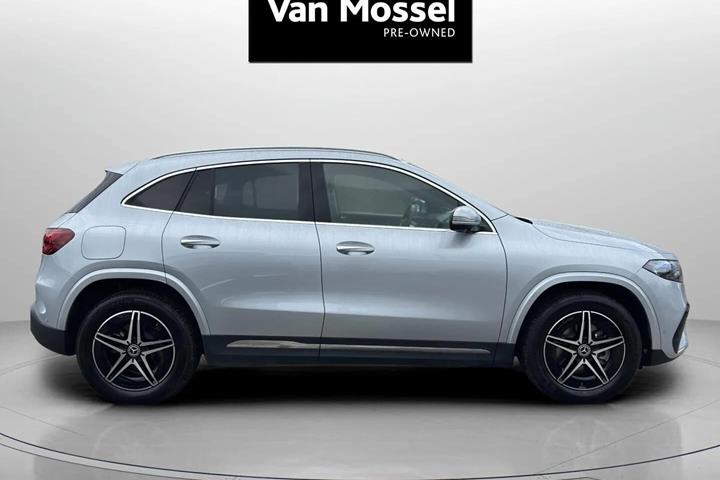 Sølv Mercedes EQA250+ fra 2026
