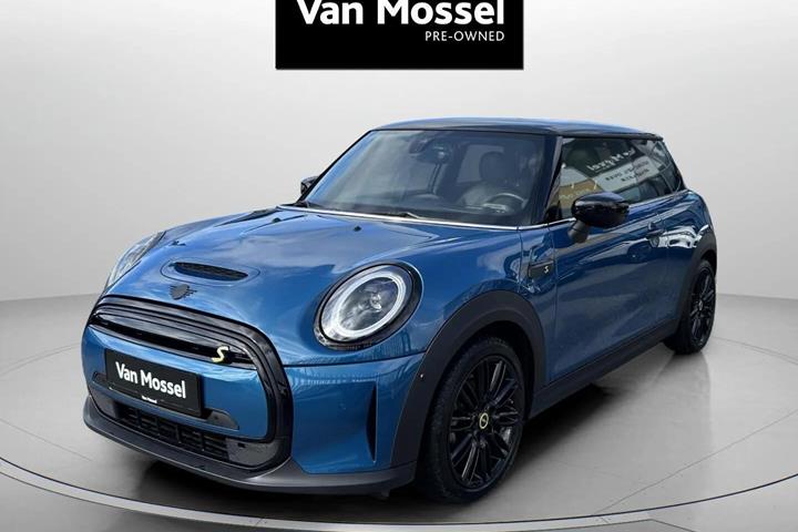 Blå Mini Cooper fra 2024