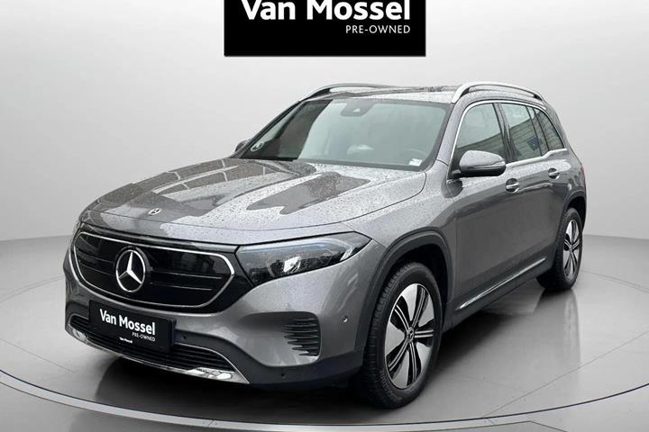 Grå Mercedes EQB250+ fra 2023