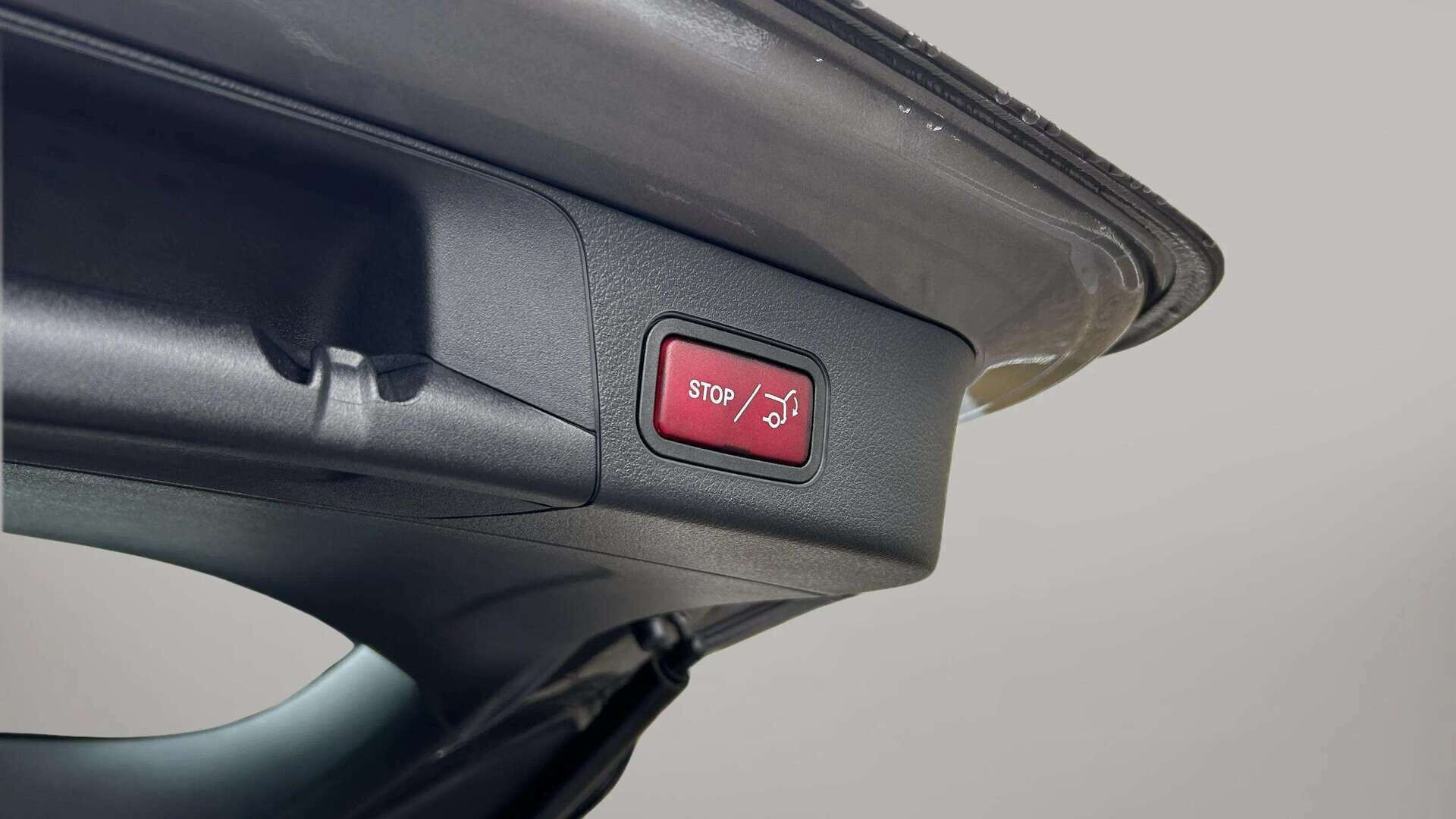 Grå Mercedes EQB250+ fra 2023