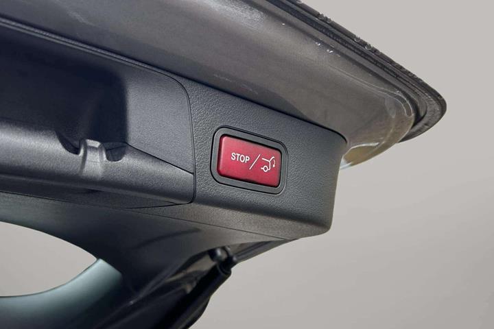 Grå Mercedes EQB250+ fra 2023