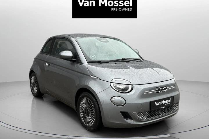 Grå Fiat 500e fra 2022