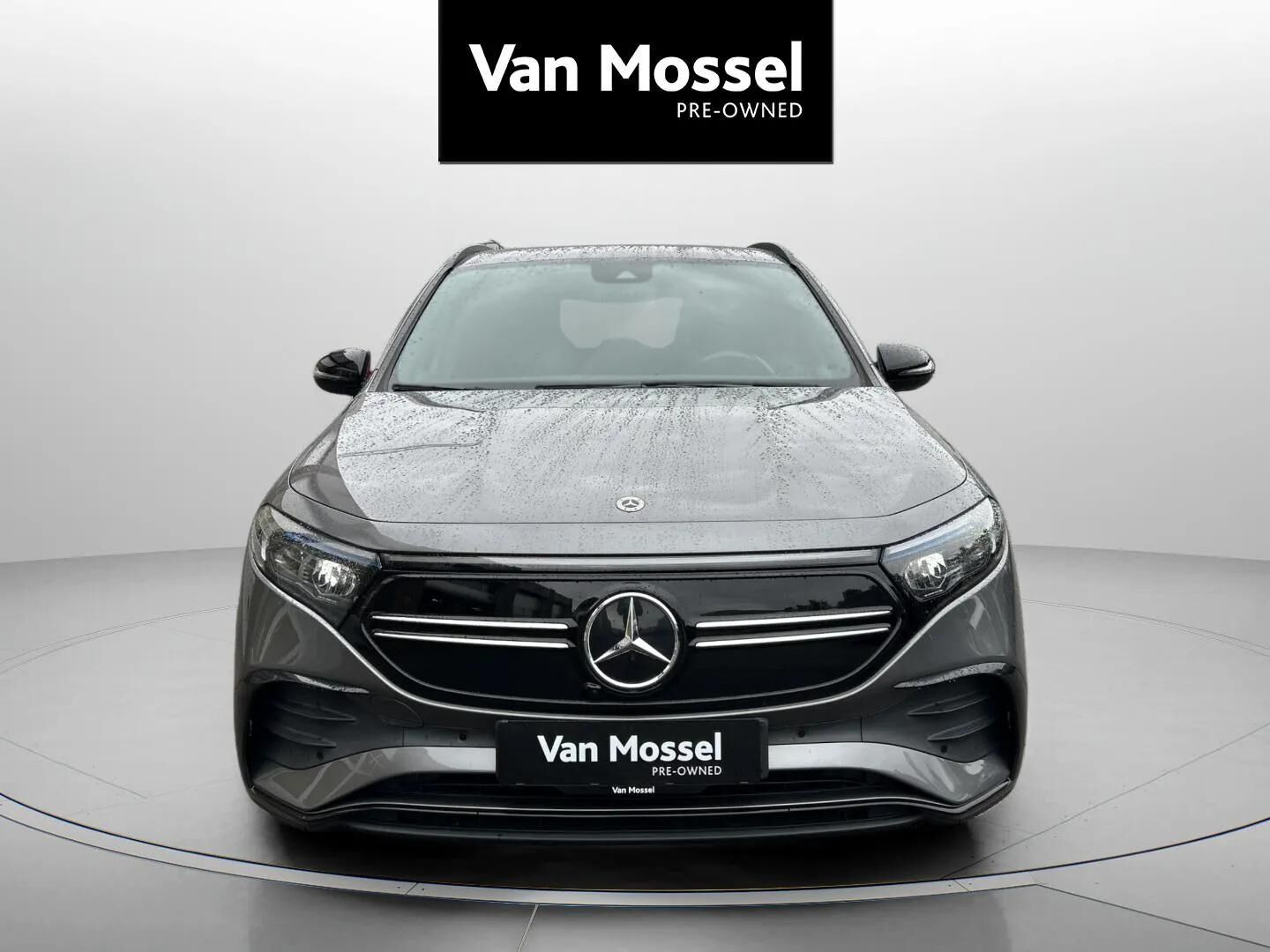 Grå Mercedes EQA250 fra 2022