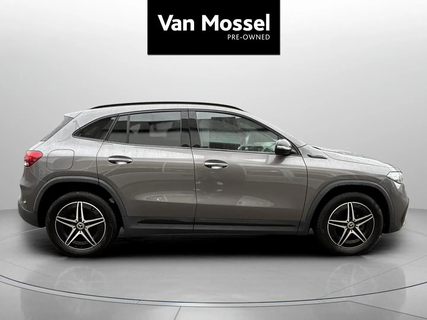 Grå Mercedes EQA250 fra 2022