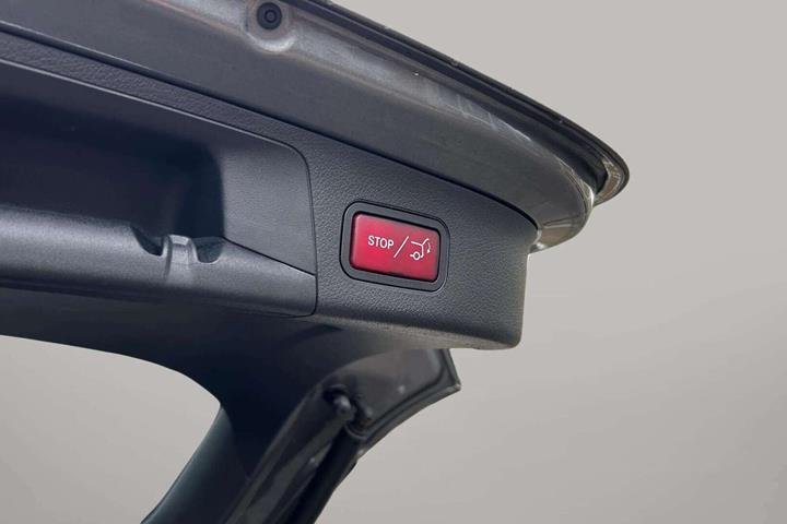 Grå Mercedes EQA250 fra 2022