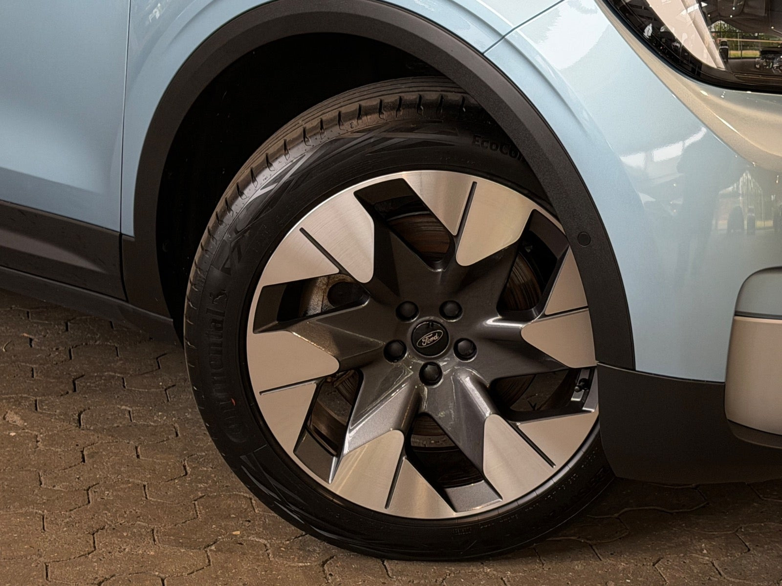 Blå Ford Explorer fra 2025