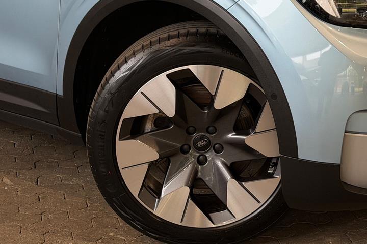 Blå Ford Explorer fra 2025