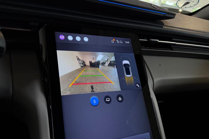 Blå Ford Explorer fra 2025