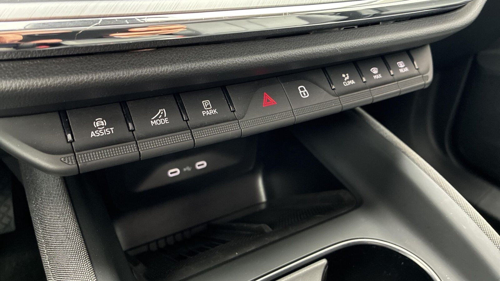 Sølv Skoda Enyaq fra 2025