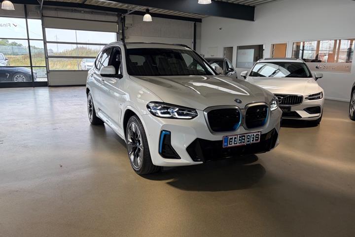 Hvid BMW iX3 fra 2022