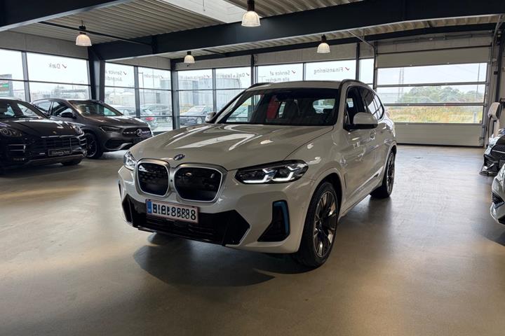 Hvid BMW iX3 fra 2022