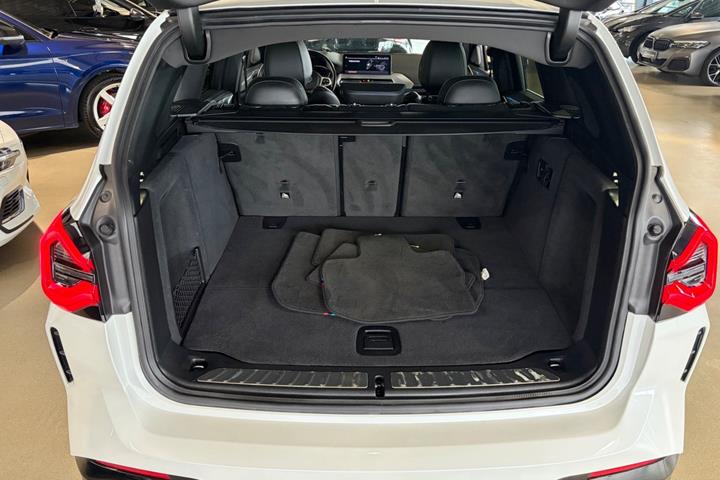 Hvid BMW iX3 fra 2022